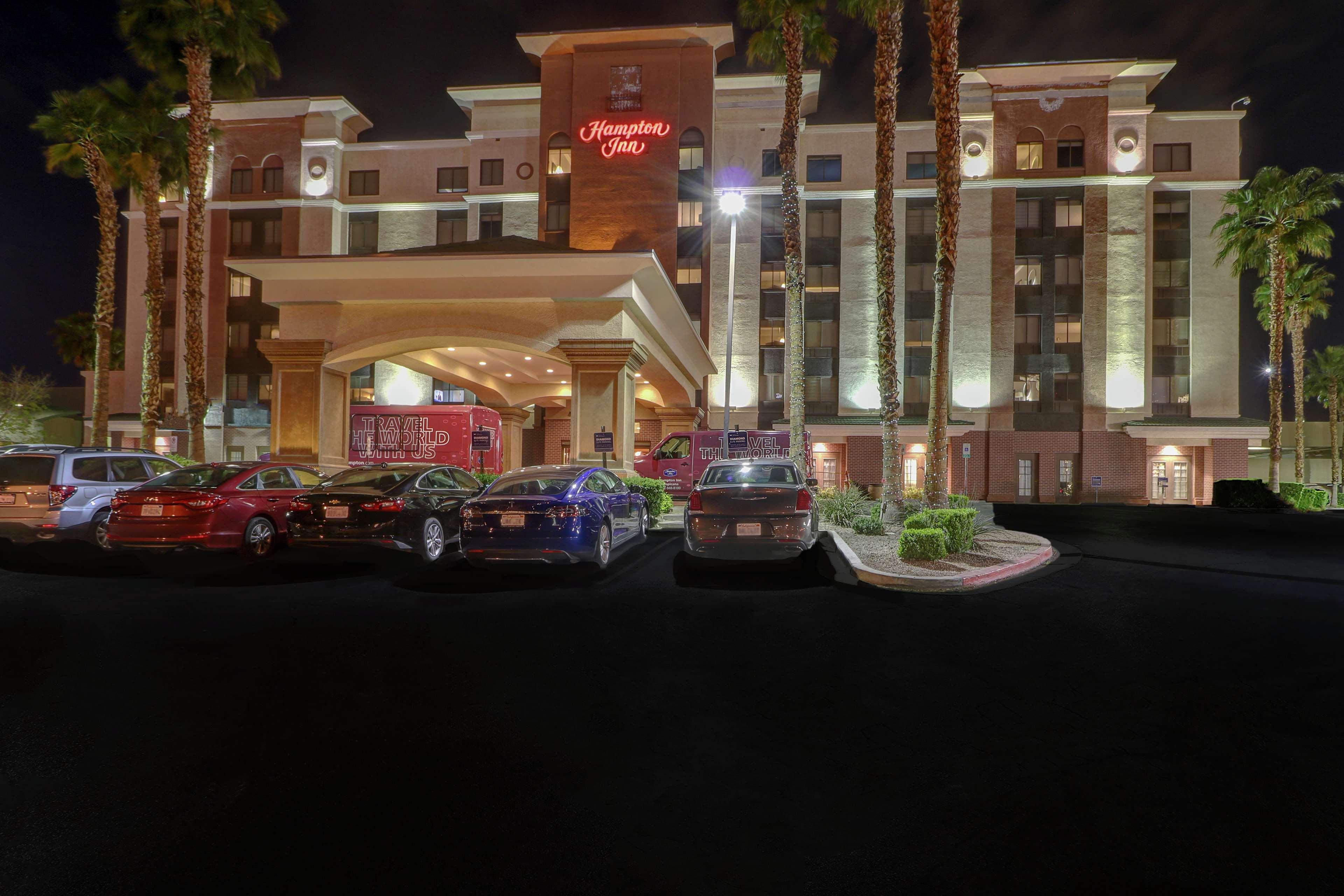 ホテル ハンプトン イン トロピカーナ ラスベガス エクステリア 写真